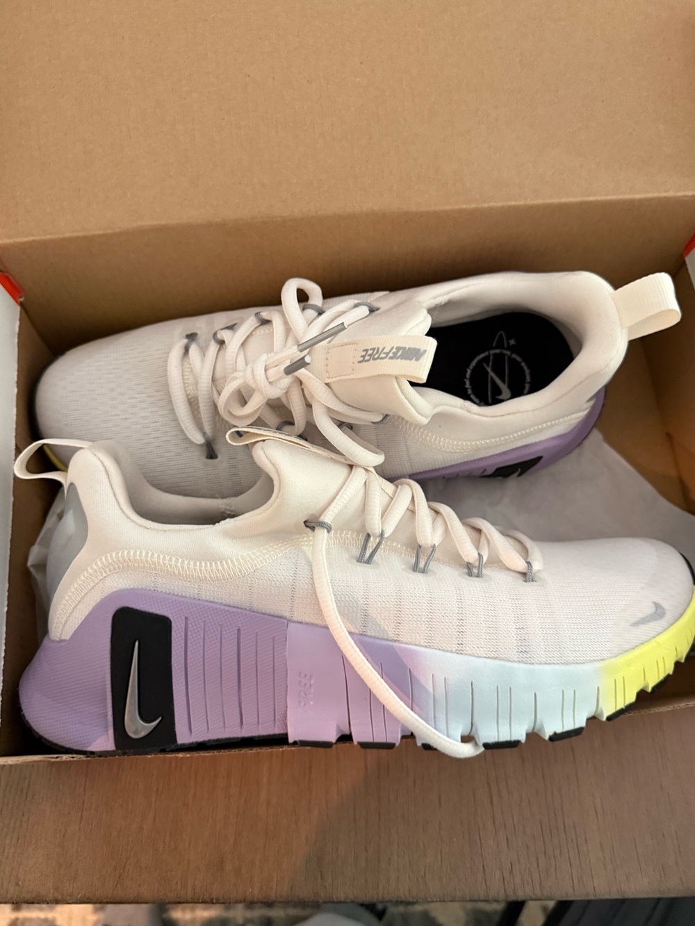 Nike Women’s Metcon 6SE Sneakers, New in box!